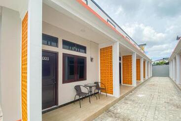 هتل Reddoorz Plus At Orange Diponogoro Palangkaraya