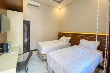 هتل Reddoorz Plus At Orange Diponogoro Palangkaraya