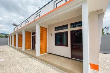 هتل Reddoorz Plus At Orange Diponogoro Palangkaraya