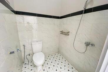 هتل Reddoorz Plus At Orange Diponogoro Palangkaraya
