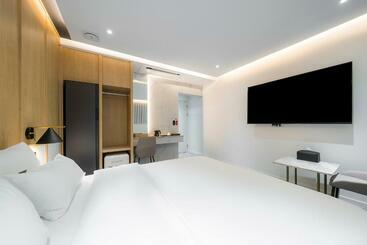 Brown Dot Hotel Pyeonghwa Plaza