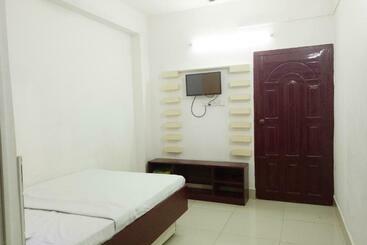 Shopnonir Hotel & Restaurant