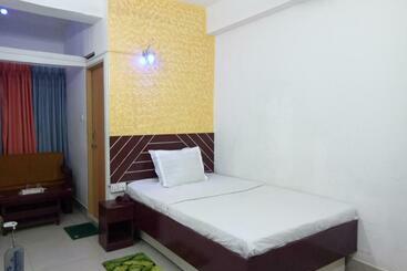 Shopnonir Hotel & Restaurant