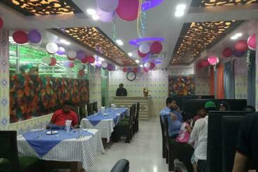 Shopnonir Hotel & Restaurant