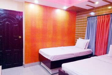 Shopnonir Hotel & Restaurant
