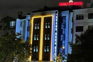 هتل Grand Dora
