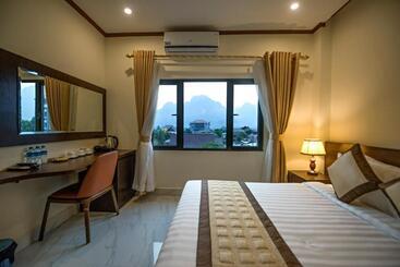 هتل Vang Vieng Freedom Star S