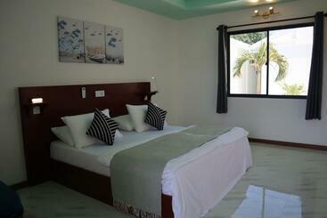 پانسیون Clouds Beach Retreat Laamu Gan