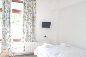 هاستل Aparthotel B & L