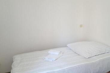 هاستل Aparthotel B & L