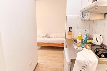 هاستل Aparthotel B & L