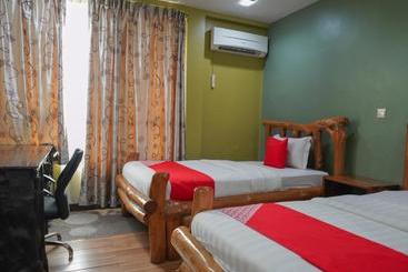 هتل 900 Inn
