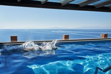 هتل Bellevue On The Beach Suites