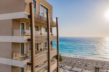 هتل Bellevue On The Beach Suites