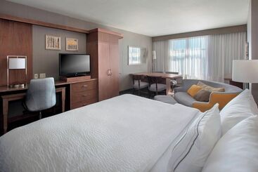 هتل Courtyard By Marriott Philadelphia Lansdale