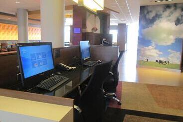 هتل Fairfield Inn And Suites Canton South