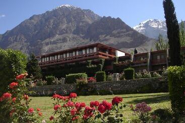 هتل Gilgit Serena