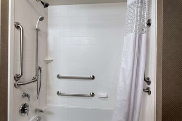 هتل Hampton Inn Lewistonauburn