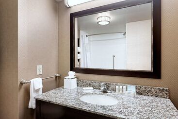 هتل Hampton Inn Lewistonauburn