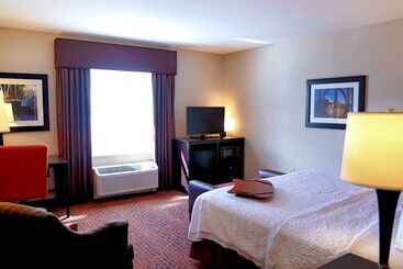 هتل Hampton Inn Lewistonauburn