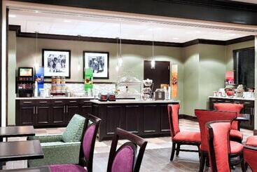هتل Hampton Inn Lewistonauburn