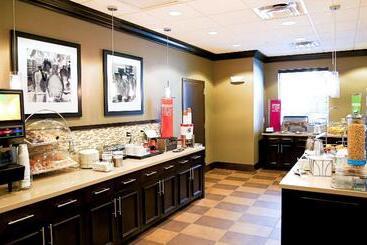 هتل Hampton Inn Lewistonauburn