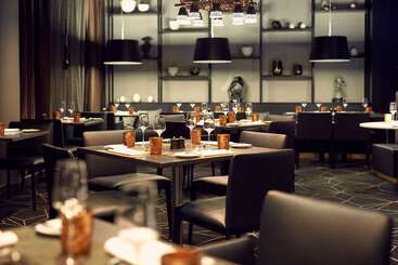 هتل Hilton Tallinn Park