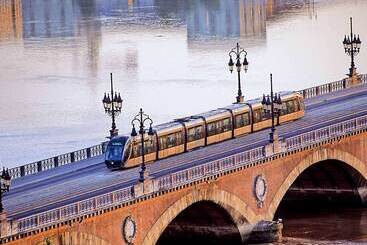 هتل Ibis Budget Bordeaux Centre Bastide