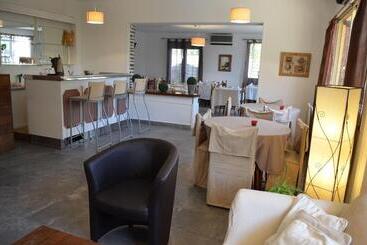 هتل Hôtel Aiglon Bylitis