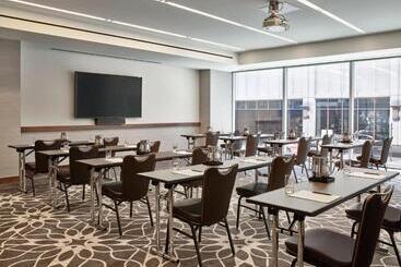 هتل Loews Chicago