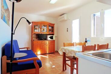 هتل Marblau Hostal