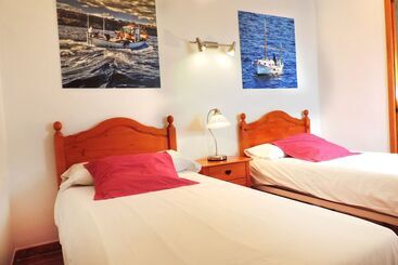 هتل Marblau Hostal