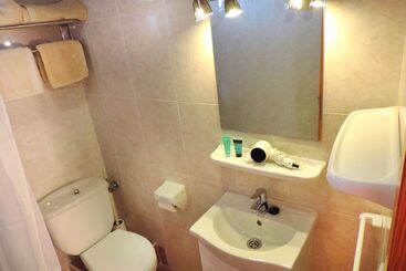 هتل Marblau Hostal
