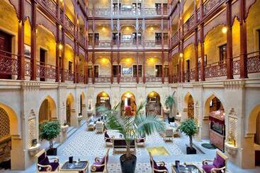 هتل Shah Palace Luxury Museum