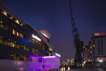 هتل Sunborn London Yacht