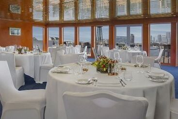 هتل Sunborn London Yacht