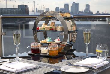 هتل Sunborn London Yacht