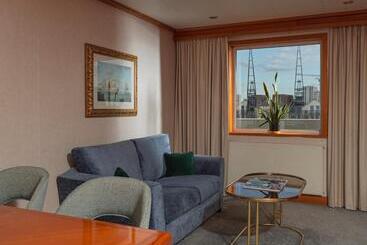 هتل Sunborn London Yacht