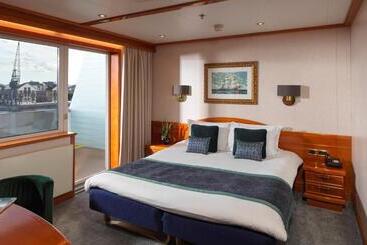 هتل Sunborn London Yacht