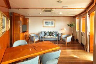 هتل Sunborn London Yacht
