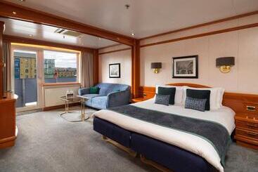 هتل Sunborn London Yacht