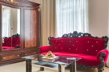 هتل The Rooms Boutique