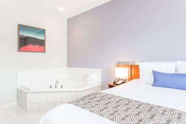 Microtel Inn & Suites Sault Ste. Marie