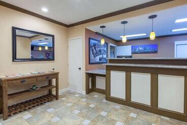 مُتل Super 8 By Wyndham Houston/willowbrook Hwy 249