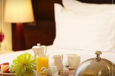 Paradise Hotel Baku