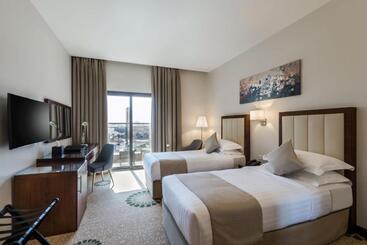هتل Best Western Plus Al Qurayyat City Center