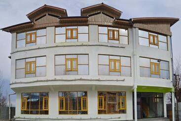هتل Gulmarg Residency, Kunzer Gulmarg