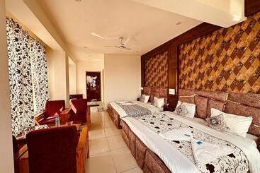 هتل Gulmarg Residency, Kunzer Gulmarg