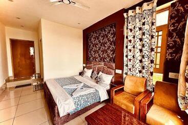 هتل Gulmarg Residency, Kunzer Gulmarg