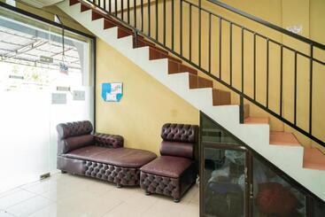 هتل Reddoorz Syariah @ Jalan Bukit Kaminting 2